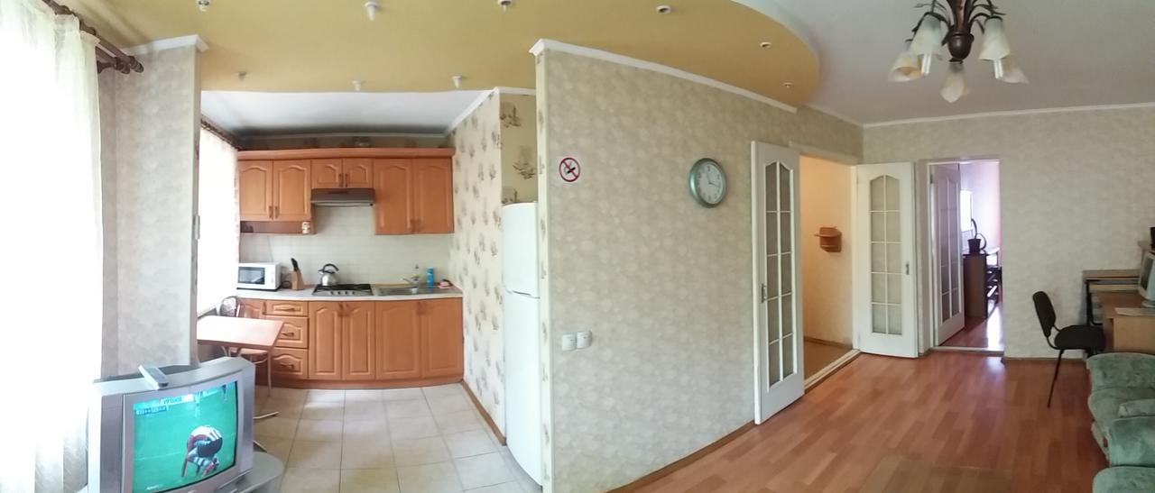 трехкомнатная улица большая морская 57 * Mikołajów